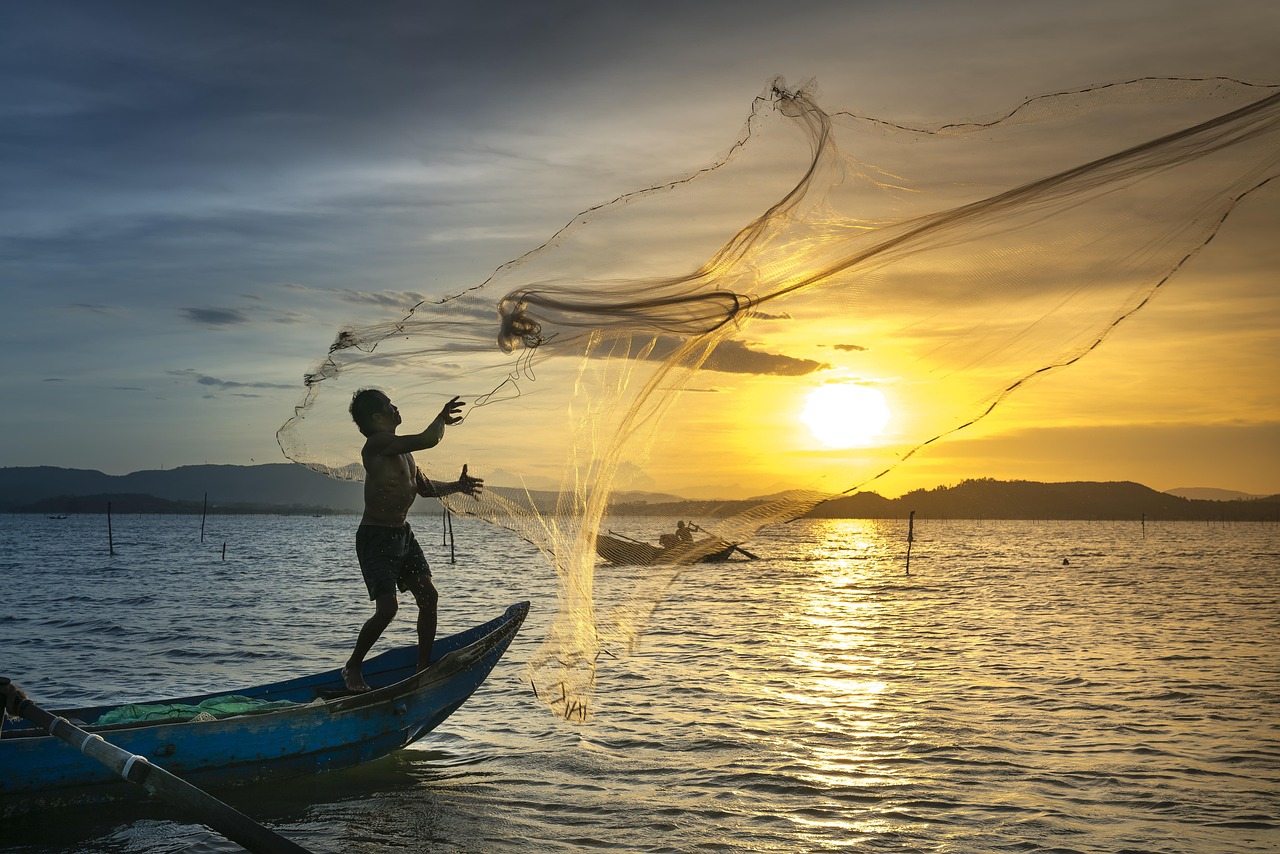 fishing, fisherman, sunset, sea, ocean, nature, silhouette, vietnam, traditional